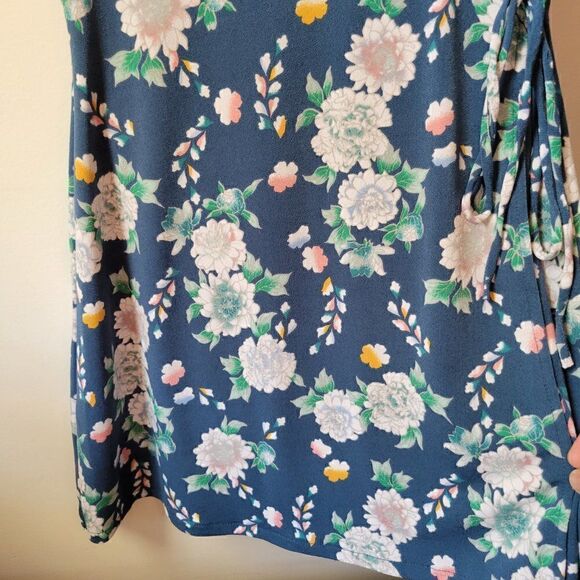 WORN ONCE AEROPOSTALE BLUE FLORAL WRAP STYLE DRESS SZ SMALL - Picture 4 of 16